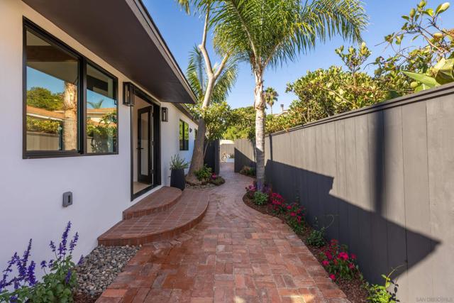 434 436 Bonair St, La Jolla CA: https://media.crmls.org/mediaz/7dae539c-d4f5-4c6e-b70f-89e179e9d67f.jpg