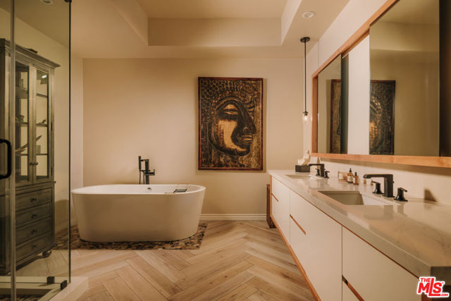 28333 Foothill Drive, Agoura Hills CA: https://media.crmls.org/mediaz/7dae5a51-943d-435a-b18e-3c35f8cc77b4.jpg