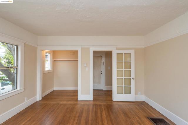 Image 9 of 46 For 707 Aileen St