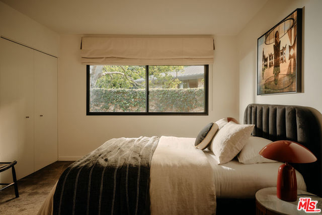 1117 N Beverly Drive, Beverly Hills CA: https://media.crmls.org/mediaz/7db1105d-d2cc-4f49-b611-32859040bf96.jpg