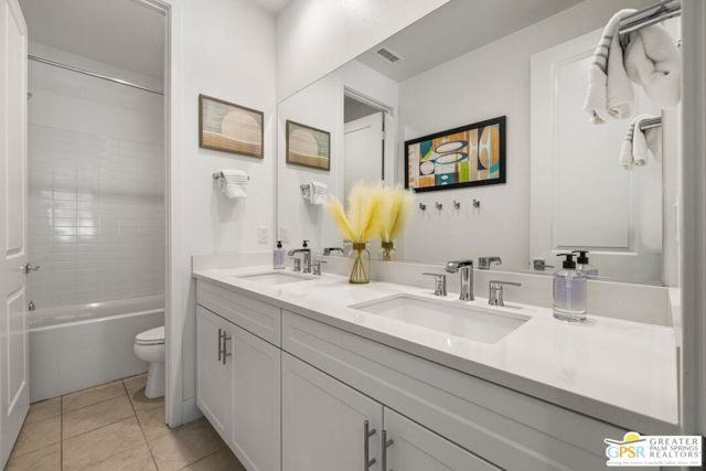 84621 Lago Breeza Drive, Indio CA: https://media.crmls.org/mediaz/7db1e234-2ec6-4f86-9a73-d3bf170ec3dc.jpg