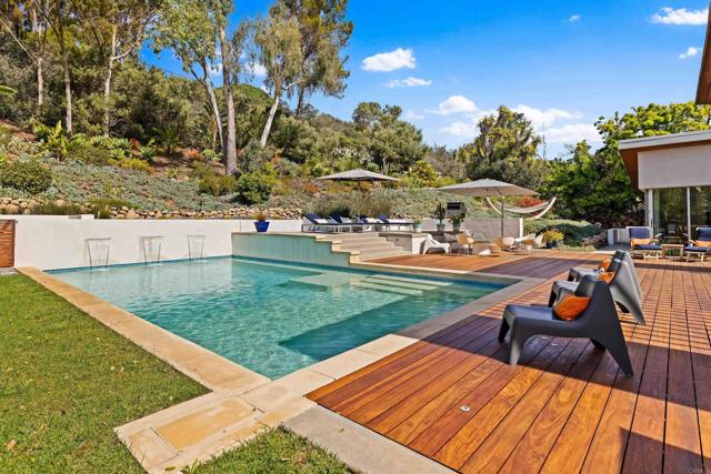 6672 Avenida Andorra, La Jolla CA: https://media.crmls.org/mediaz/7db236a0-0b21-4ff1-8b91-33f4c4127810.jpg