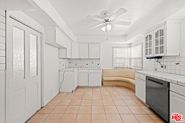 3715 Homeland Drive, View Park CA: https://media.crmls.org/mediaz/7db25034-7744-41cd-aa84-c82b4bb4c688.jpg