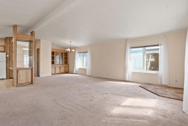 118 Canada Cove Avenue, Half Moon Bay CA: https://media.crmls.org/mediaz/7db26145-2059-4e76-8904-403ff04bbfa2.jpg