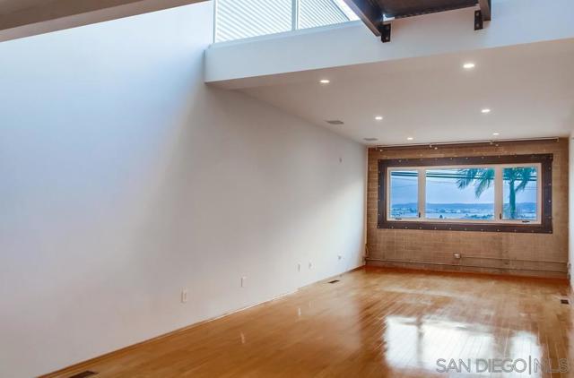 Image 10 of 56 For 3033 India St  8