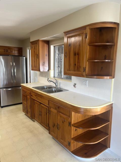 3958 Kenwood Dr, Spring Valley CA: https://media.crmls.org/mediaz/7db27ca8-e66f-4ac9-962b-afcaac6a571a.jpg