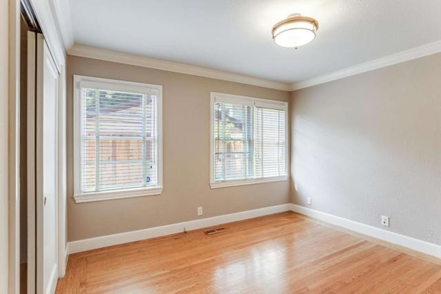 327 Bay Road, Menlo Park CA: https://media.crmls.org/mediaz/7db3130a-8bf4-4f2e-88c6-84ac64f1e947.jpg