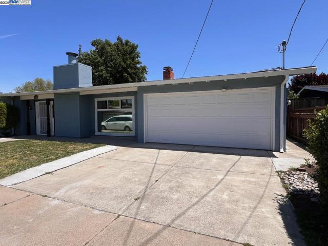 2748 Eastgate Ave, Concord CA: https://media.crmls.org/mediaz/7db48ede-90d1-4645-9b84-a792758b9431.jpg