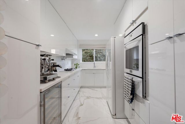 1327 Stanford Street, Santa Monica CA: https://media.crmls.org/mediaz/7db55da0-34ee-41bc-9b0d-99875f0de3e7.jpg