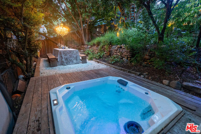 19544 Bowers Drive, Topanga CA: https://media.crmls.org/mediaz/7db662fc-13bf-448b-85cb-df23e2c7dd75.jpg