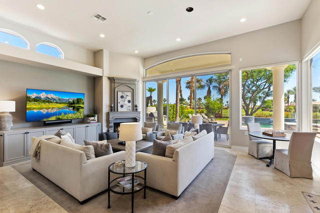 48644 Vista Palomino, La Quinta CA: https://media.crmls.org/mediaz/7db69004-a401-42ec-a837-36d7ed9a669a.jpg
