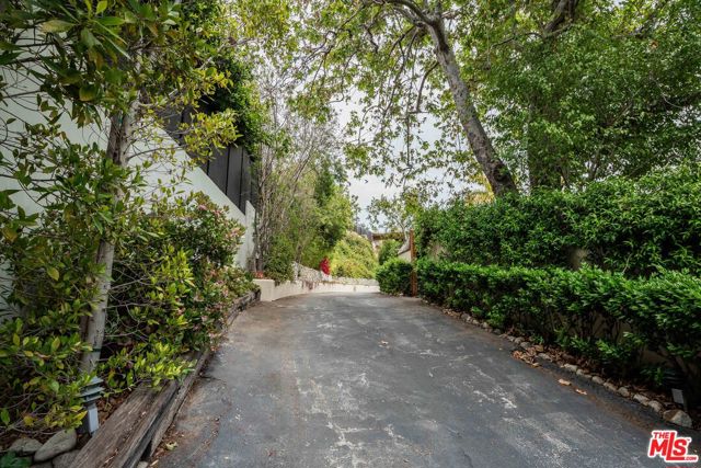 Image 8 of 20 For 560 Tigertail Road