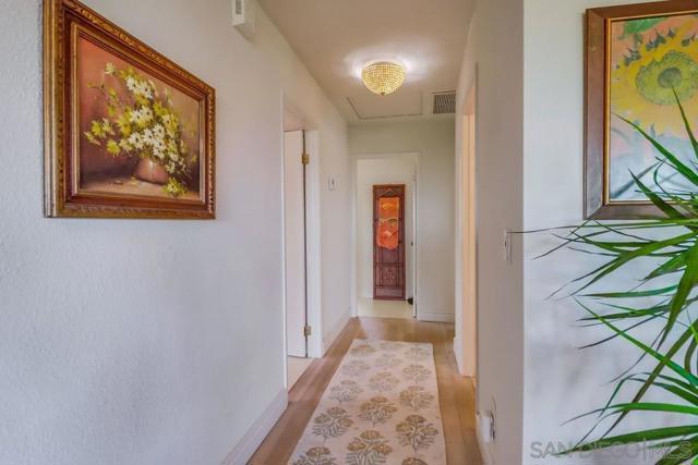 255 Highline Trl, El Cajon CA: https://media.crmls.org/mediaz/7db69df3-114d-4c35-b4de-8dba6839c268.jpg