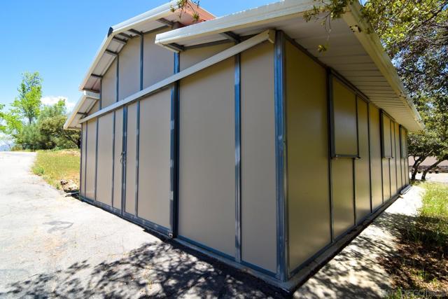 23684 Viejas Grade Rd, Descanso CA: https://media.crmls.org/mediaz/7db7a49b-36ea-4f1c-b4f8-35d6c647b075.jpg