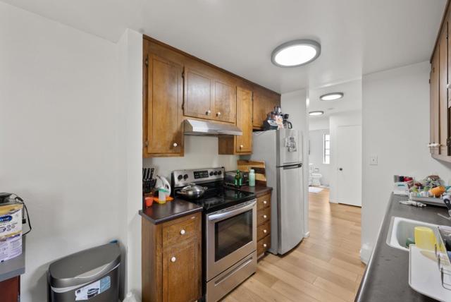 2005 Parrott Drive, San Mateo CA: https://media.crmls.org/mediaz/7db843fc-28e3-4d7a-bf37-6ad010f51cd9.jpg
