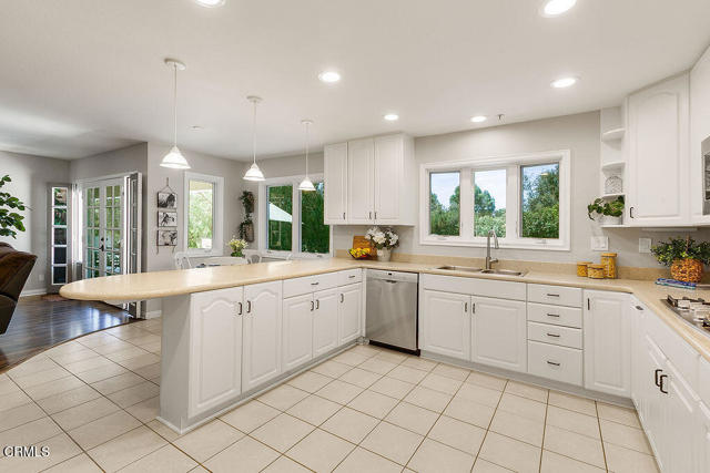 Detail Gallery Image 19 of 72 For 2735 Los Pinos Cir, Camarillo,  CA 93012 - 4 Beds | 2/2 Baths