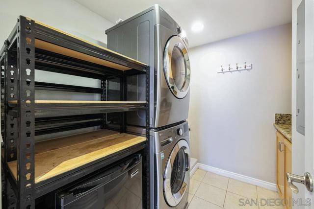 1427 Hornblend, San Diego CA: https://media.crmls.org/mediaz/7db93562-3159-4c3d-86ad-e1533770a4c7.jpg