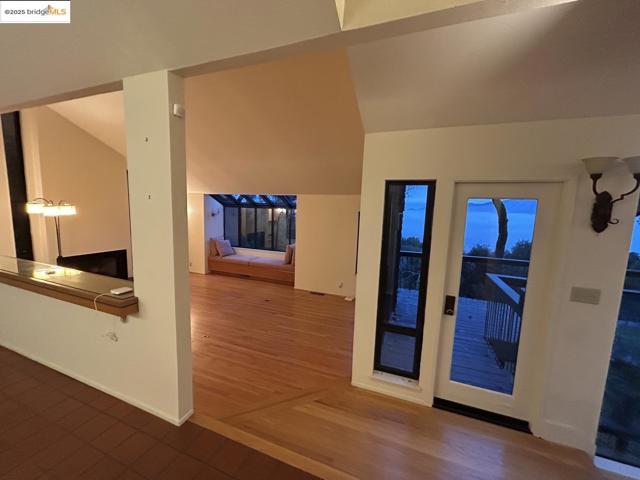 371 Montair DR, Danville CA: https://media.crmls.org/mediaz/7db9d547-7fdd-46b7-9128-fa16f081839c.jpg