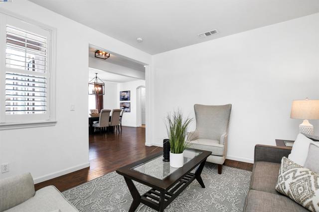 5618 Arcadia Cir, Discovery Bay CA: https://media.crmls.org/mediaz/7dbc0cc7-f1f9-4209-be9b-9311dc137ee5.jpg