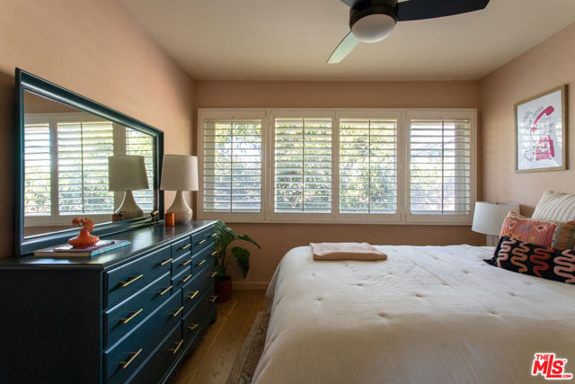 4748 Round Top Drive, Los Angeles CA: https://media.crmls.org/mediaz/7dbc2a4c-c0c4-473d-8f76-5e3b633f3708.jpg