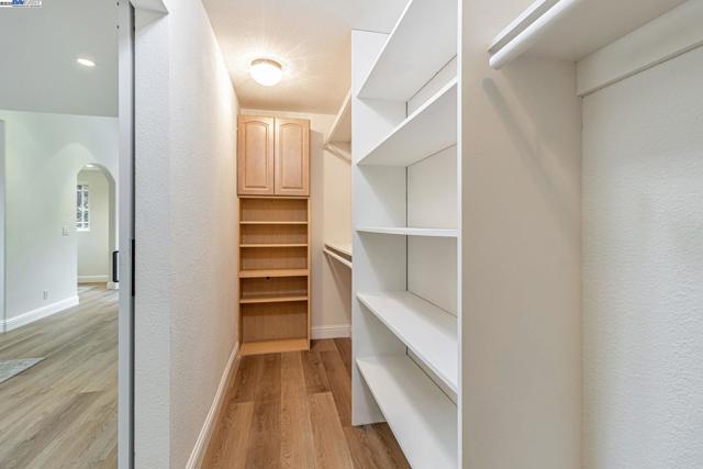 19052 Mount Lassen Drive, Castro Valley CA: https://media.crmls.org/mediaz/7dbc5420-e152-434a-97ef-1b54fca0a375.jpg