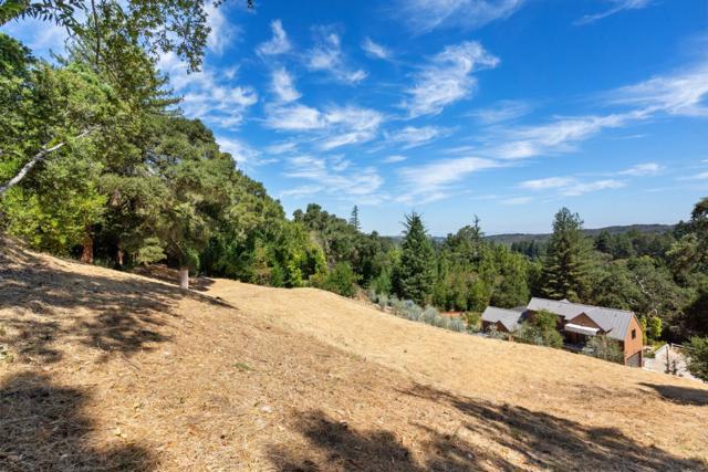 42 Santa Maria Avenue, Portola Valley CA: https://media.crmls.org/mediaz/7dbd107f-2f75-4790-8f28-9bcd12e92ae5.jpg