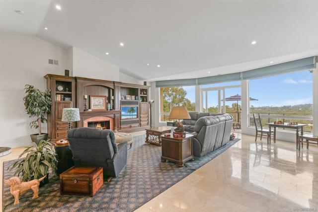 10636 Birch Bluff Ave, San Diego CA: https://media.crmls.org/mediaz/7dbd48d3-8700-4e3b-9d3c-35536e49e266.jpg