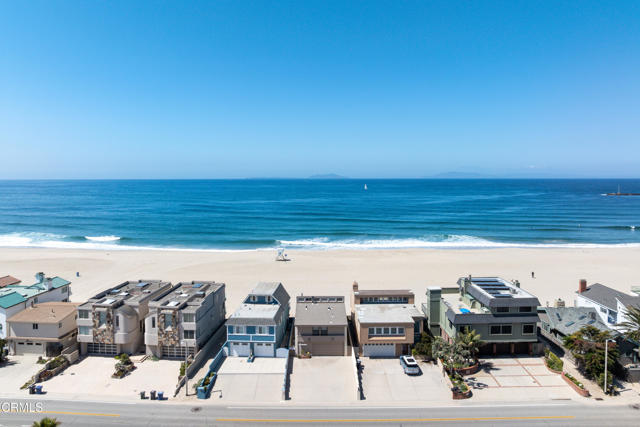 1905 Ocean Drive, Oxnard CA: https://media.crmls.org/mediaz/7dbd9dd9-0d70-4f49-9d9d-1505fd023365.jpg