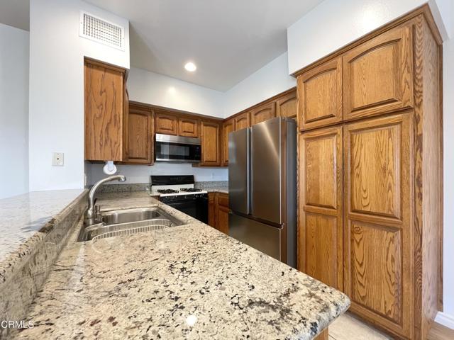 4806 Elderberry Avenue, Moorpark CA: https://media.crmls.org/mediaz/7dbdf4e6-0a81-4c28-a1de-07d1196edb55.jpg