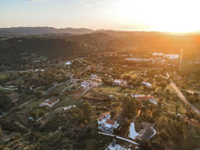 11671 Mesa Verde, Valley Center CA: https://media.crmls.org/mediaz/7dbe1c26-5d15-48eb-8910-3f772ebc6014.jpg