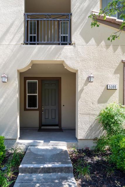 5300 Fioli Loop, San Ramon CA: https://media.crmls.org/mediaz/7dbe5316-9b7c-4ec5-a46b-728205a5be84.jpg