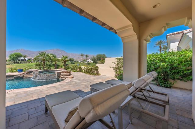 81639 Andalusia, La Quinta CA: https://media.crmls.org/mediaz/7dbe8eff-10eb-49b8-b78f-ec552092a427.jpg