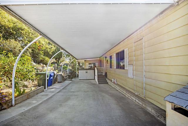 18218 Paradise Mountain Road, Valley Center CA: https://media.crmls.org/mediaz/7dbe90d0-2d33-4fcd-b9ce-80fab2a033b5.jpg