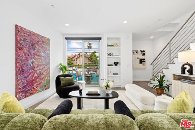 1923 N Gower Street, Los Angeles CA: https://media.crmls.org/mediaz/7dbec756-12cd-40c2-be37-965eb595b046.jpg