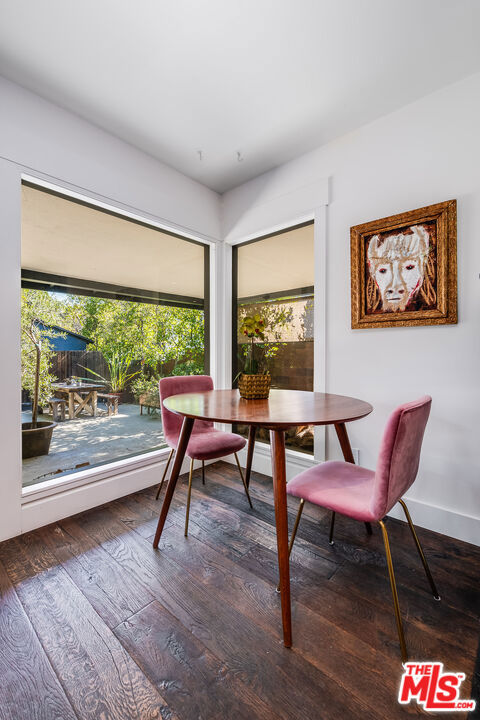 4838 Coldwater Canyon Avenue, Sherman Oaks CA: https://media.crmls.org/mediaz/7dbf6b17-b5ec-4dce-a8c8-d93411ec549b.jpg