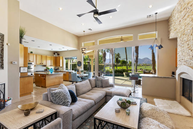 79918 Mission E Drive, La Quinta CA: https://media.crmls.org/mediaz/7dc01f89-5241-4702-b794-65fdfdfef295.jpg