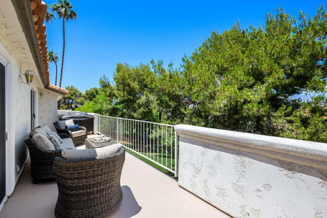 340 Vista Royale Drive, Palm Desert CA: https://media.crmls.org/mediaz/7dc0334b-28e4-40ae-adcc-249603f90cc9.jpg