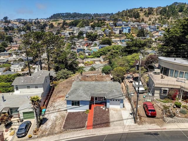331 Manor Drive, Pacifica CA: https://media.crmls.org/mediaz/7dc043d5-877e-453b-8ed9-bfffdc74c2f9.jpg