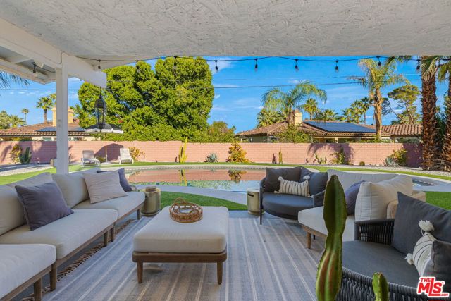 74060 Setting Sun Trail, Palm Desert CA: https://media.crmls.org/mediaz/7dc0baf3-c8e8-4b75-96aa-e65244b646bd.jpg