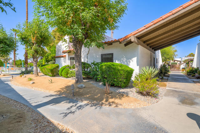 Image 35 of 36 For 290 San Jose Road 52