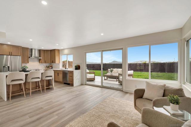 349 N Willowspring Dr, Encinitas CA: https://media.crmls.org/mediaz/7dc16e6b-cf48-4703-ac75-fa3af054fbc6.jpg