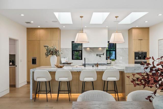 510 Darrell Road, Hillsborough CA: https://media.crmls.org/mediaz/7dc2007c-5ef4-493b-9c09-11026f7767d6.jpg