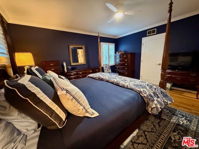 13957 Chandler Boulevard, Sherman Oaks CA: https://media.crmls.org/mediaz/7dc272ab-cbdb-49cc-9d3a-93e6374d513f.jpg