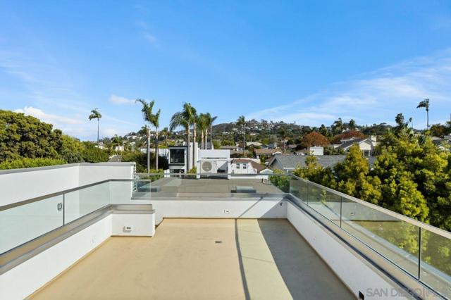 7431 Draper, La Jolla CA: https://media.crmls.org/mediaz/7dc2960a-dccf-4af3-bd38-b9464065741d.jpg