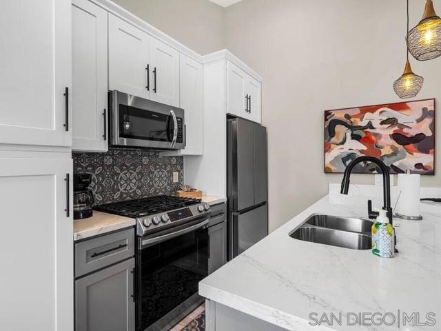 3700 Third Ave, San Diego CA: https://media.crmls.org/mediaz/7dc2effa-cbcb-414f-b71a-471d3ef1b596.jpg