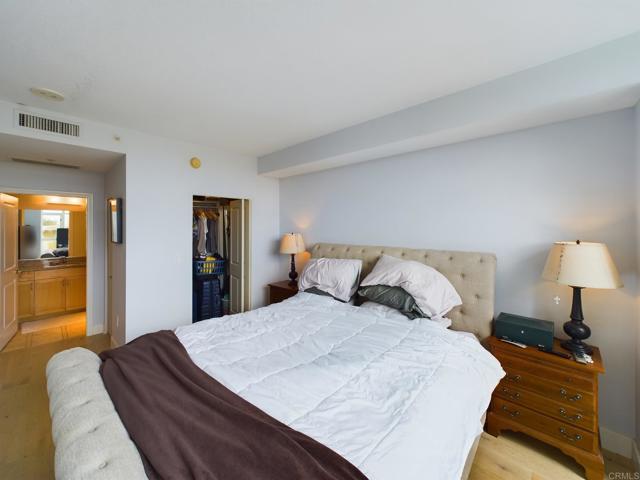 Image 13 of 33 For 850 Beech Street 507