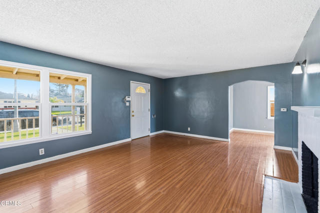 Detail Gallery Image 5 of 27 For 255 Douglas Ave, Oxnard,  CA 93030 - 2 Beds | 1 Baths