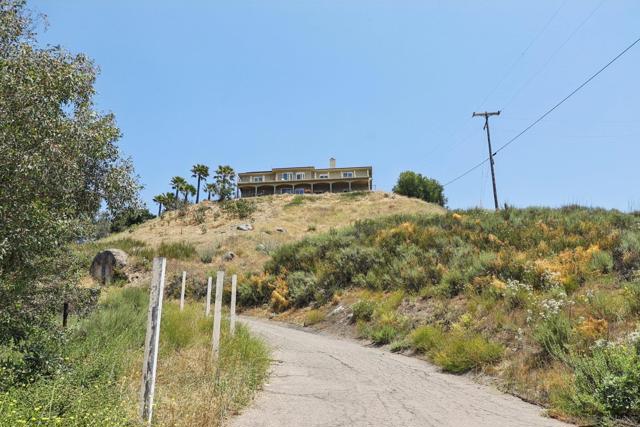19075 Caesar Drive, Ramona CA: https://media.crmls.org/mediaz/7dc388b1-980b-4275-ab51-9a79426c2ad9.jpg
