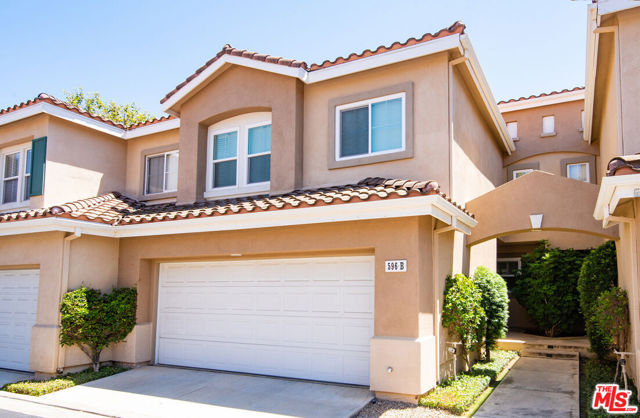 596 Fenwick Way, Simi Valley CA: https://media.crmls.org/mediaz/7dc38e2a-9019-49f2-a64f-9c02f6ef004c.jpg