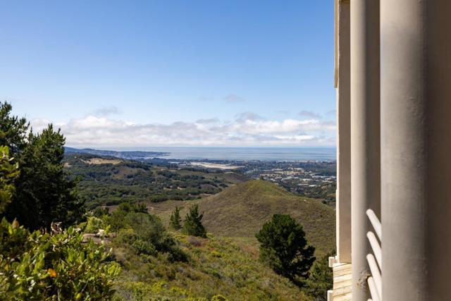 10450 Saddle Road, Monterey CA: https://media.crmls.org/mediaz/7dc54b7a-c1ed-4cb4-8bb0-4de8f1f45542.jpg